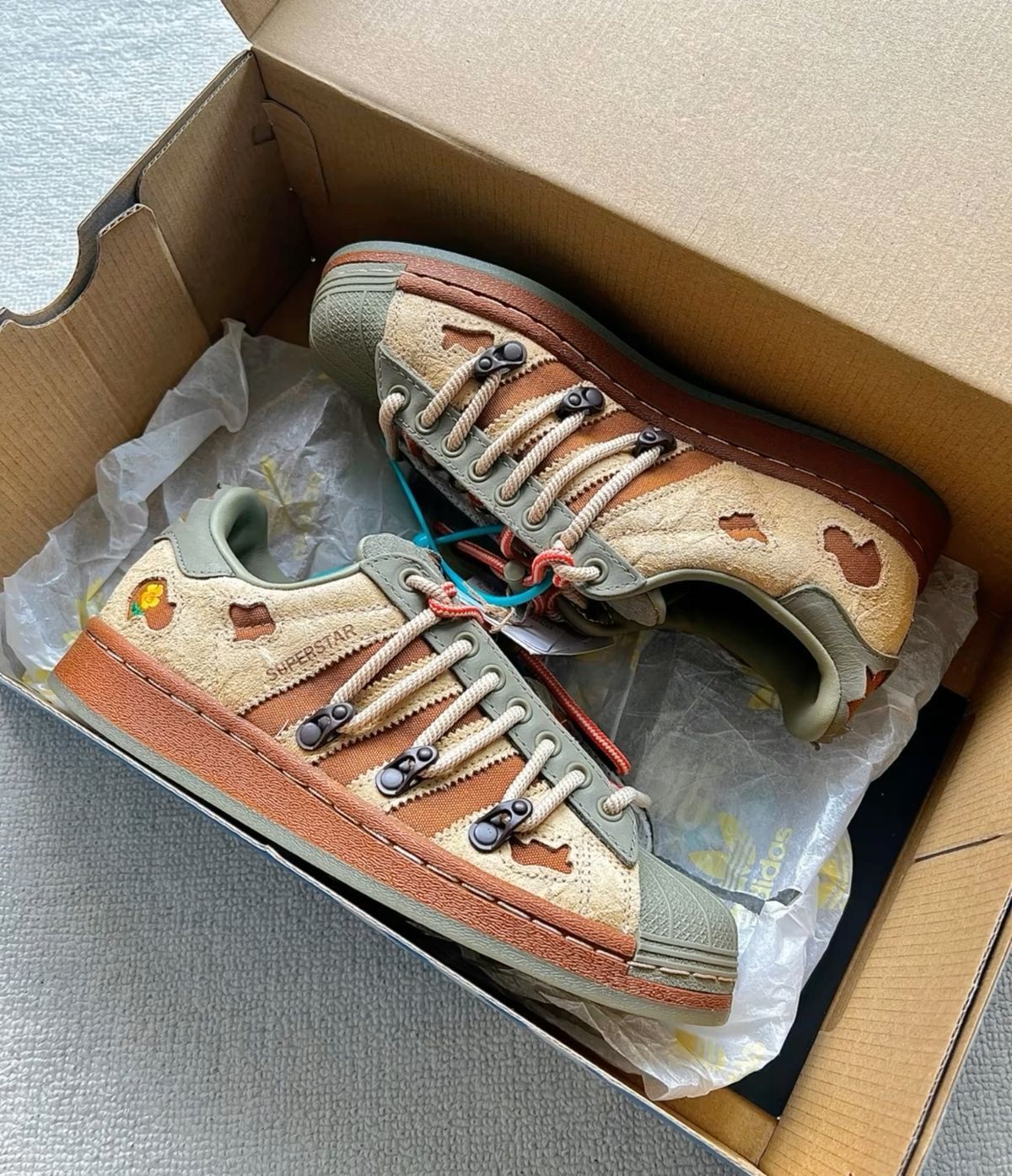 Limited Superstar x Melting Sadness